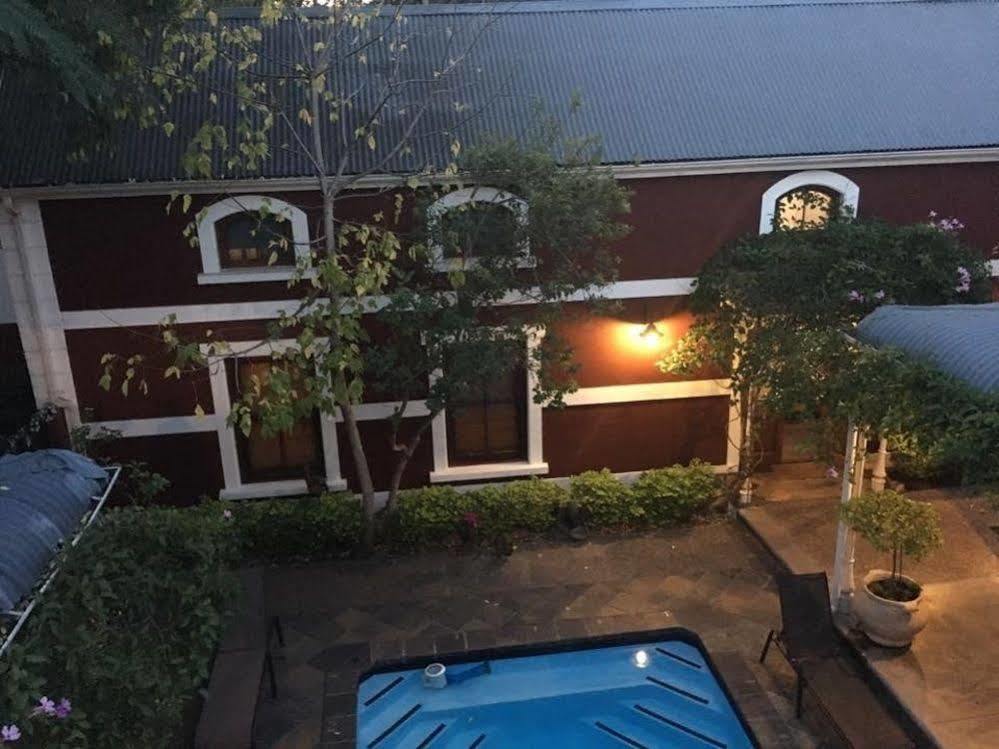 Roosenwijn Guesthouse Stellenbosch Exterior foto